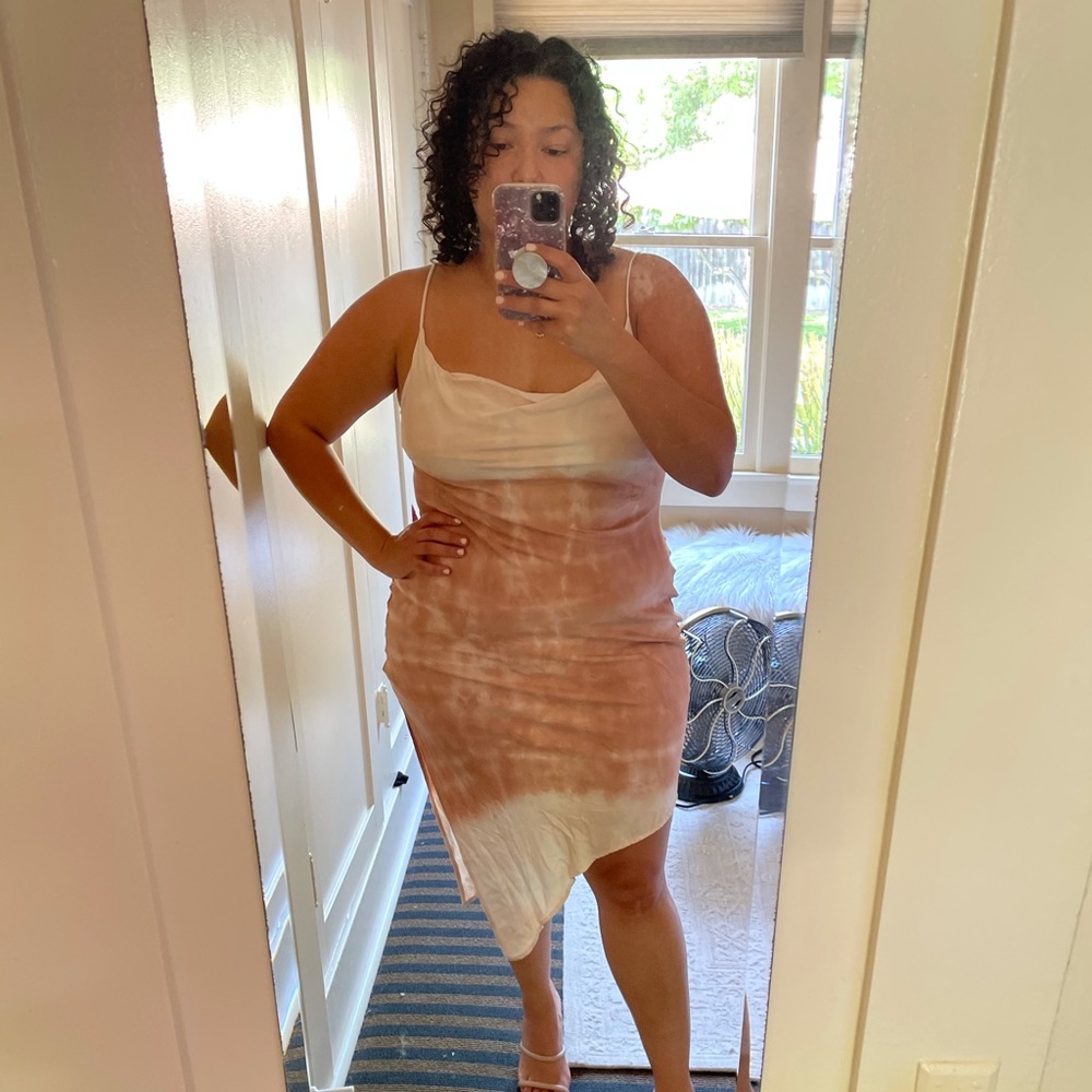 Shopstarlow blush and white tie dye slip dress